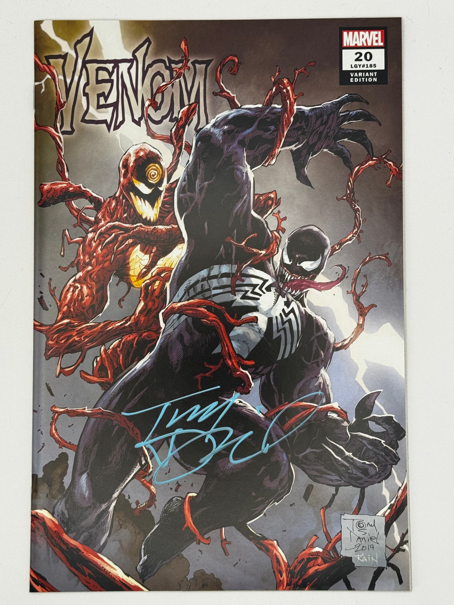 [SIGNED W/ COA] VENOM #20 TONY DANIEL EXCLUSIVE VAR [ IN STOCK]