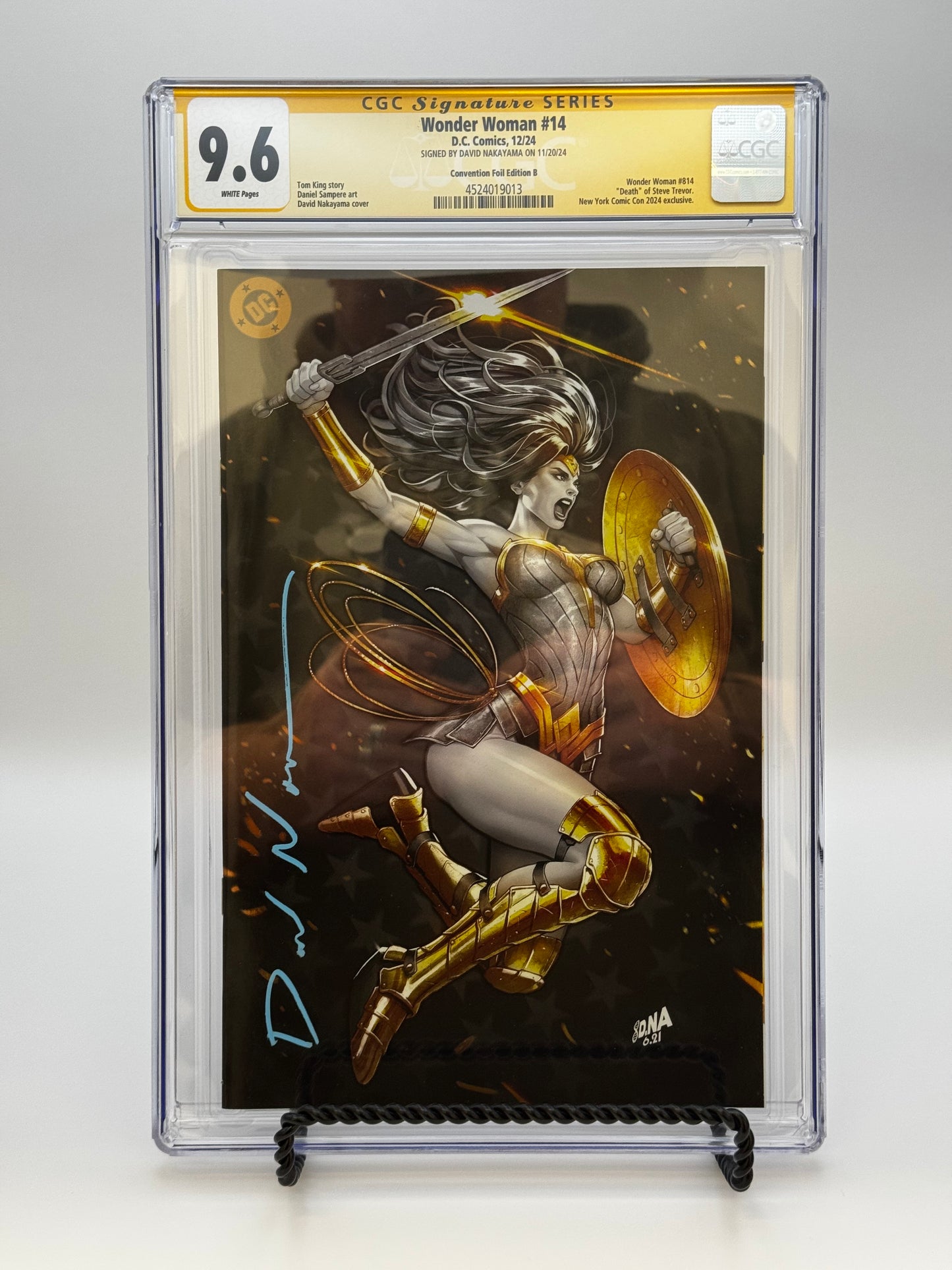 [SIGNED BY DAVID NAKAYAMA] [FOIL] WONDER WOMAN #14 DAVID NAKAYAMA NYCC BLACK & GOLD EXCLUSIVE VIRGIN VAR [CGC 9.6 YELLOW LABEL] [IN STOCK]